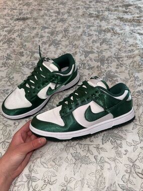 Nike Dunk Low Women's "Satin Green"